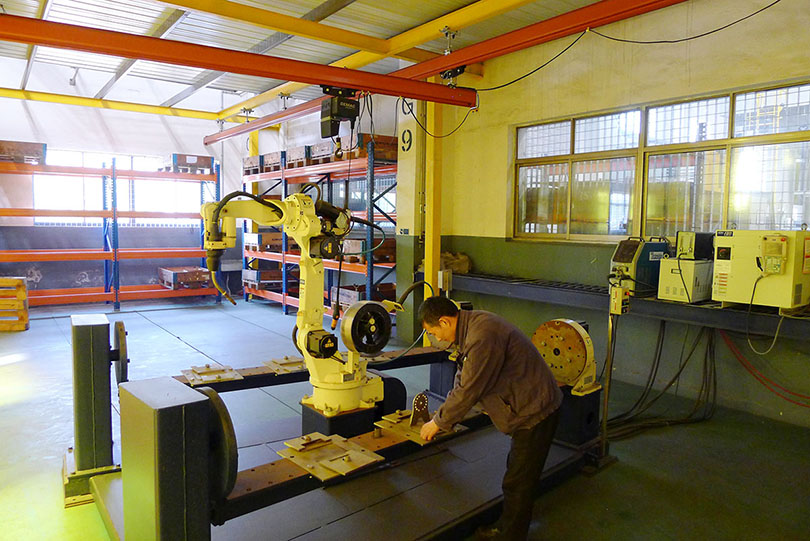 日本OTC焊接机器人